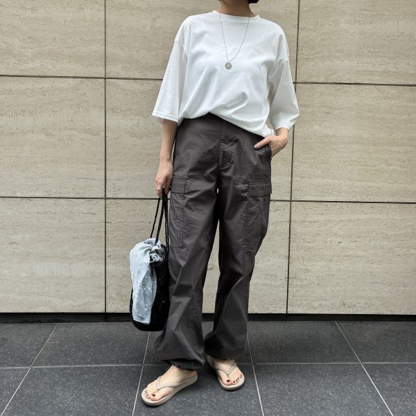 E by eclatバックレース切り替えTシャツ¥14,300