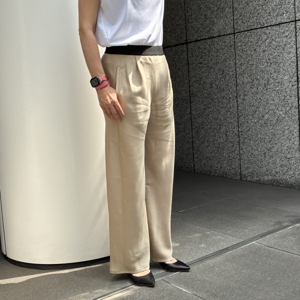 【40代・50代 パンツ】ラクなのにきれい見え!「M・fil別注イージートラウザーズ」を夏から秋まで着回し