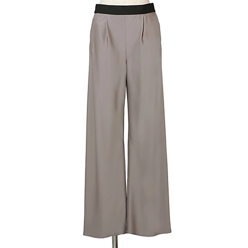 M・fil×eclat【別注】ストレッチWサテン リラクシーイージートラウザーズ¥39,600