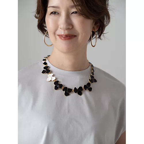 CECILE ET JEANNE×eclatエマイユ ノワール ペタルネックレス￥88,000