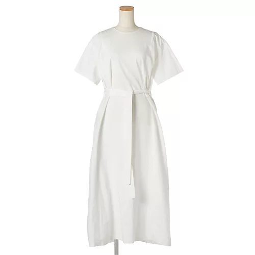 AKIRANAKA背中スリットドレス￥57,200 