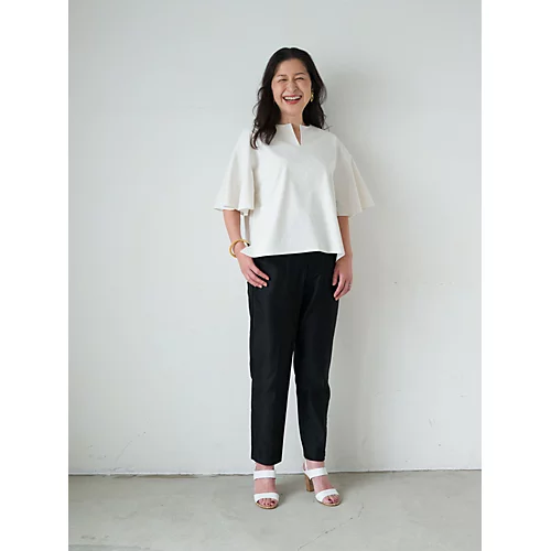 E by eclatキーネックフレアスリーブブラウス¥16,500