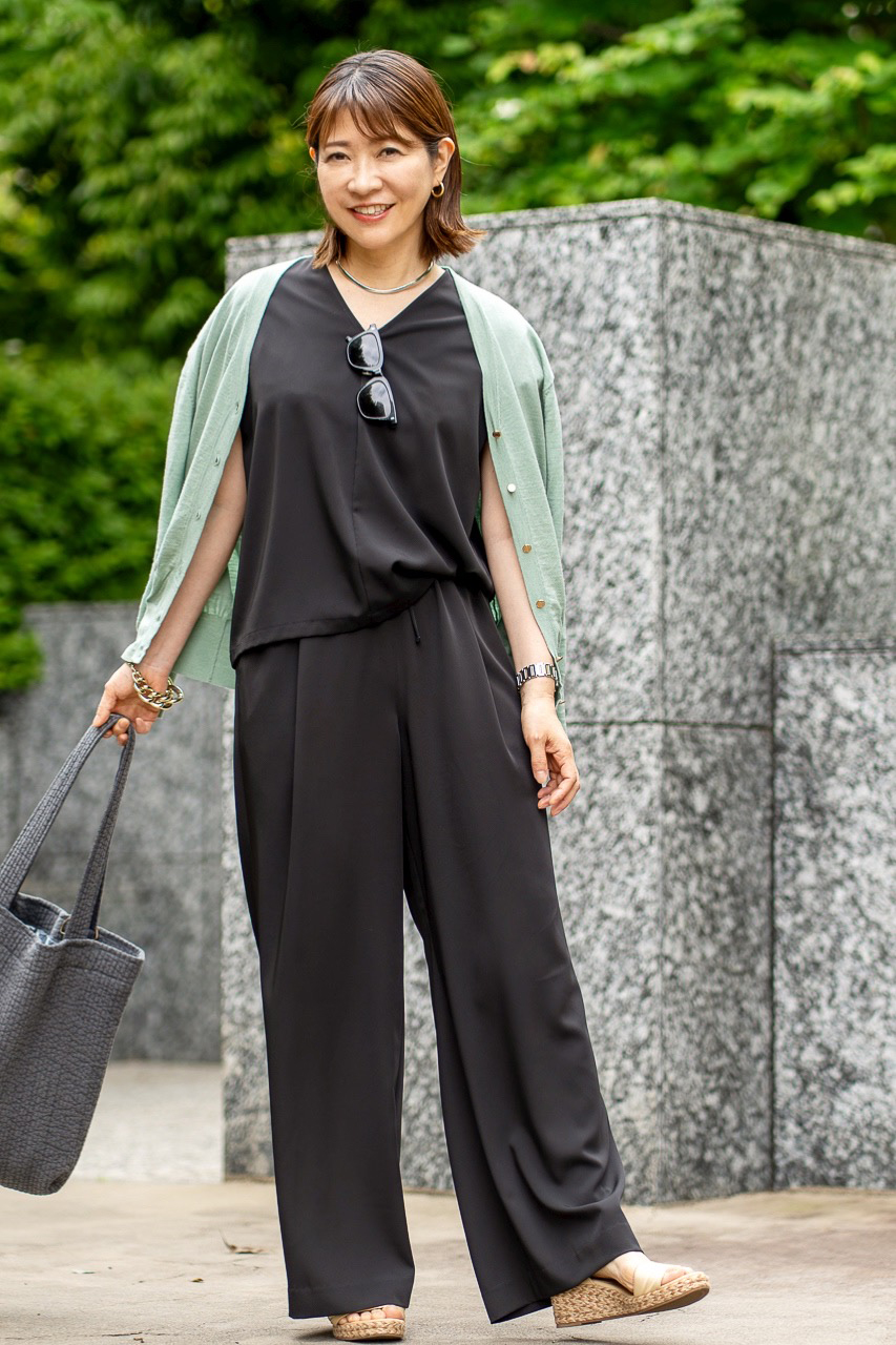 M7daysの新名品!【接触冷感】【洗える】渾身のとろみ前後2WAYトップスを「美女組」のふたりがリアルレビュー【40代ファッション】