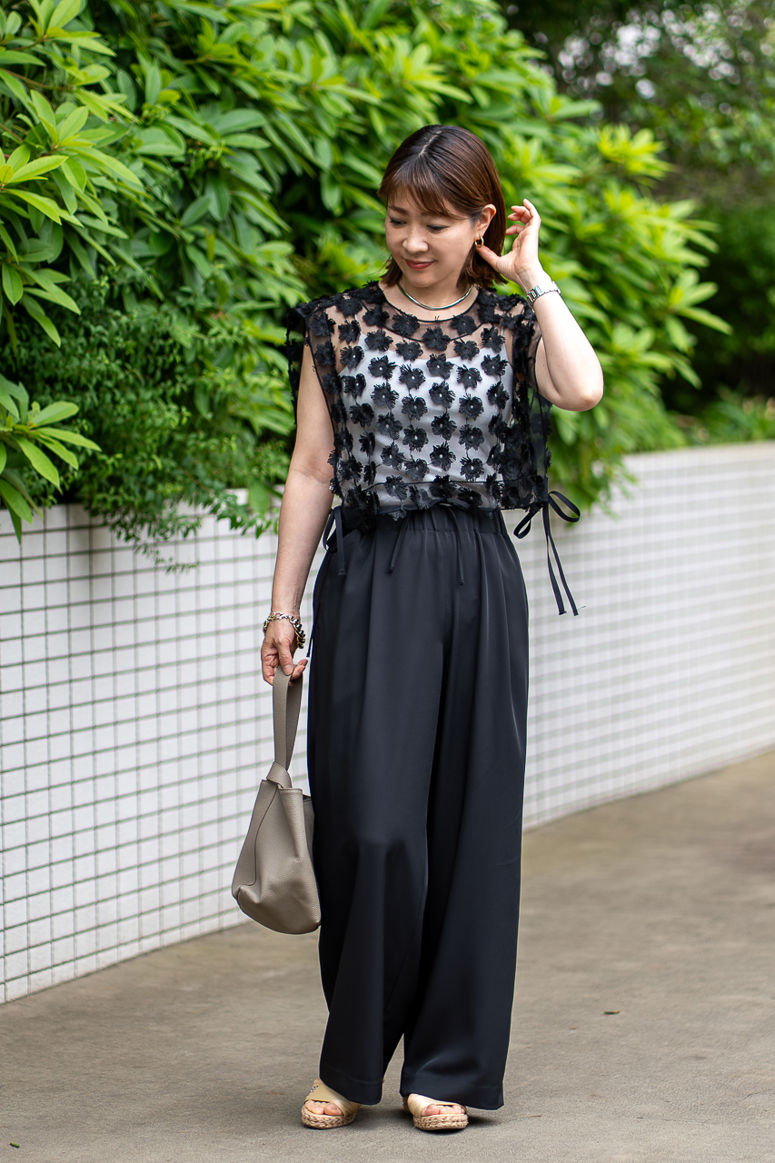 M7daysの新名品!【接触冷感】【洗える】渾身のとろみ前後2WAYトップスを「美女組」のふたりがリアルレビュー【40代ファッション】