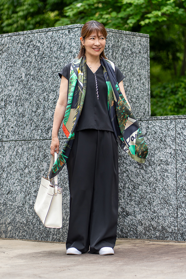 M7daysの新名品!【接触冷感】【洗える】渾身のとろみ前後2WAYトップスを「美女組」のふたりがリアルレビュー【40代ファッション】