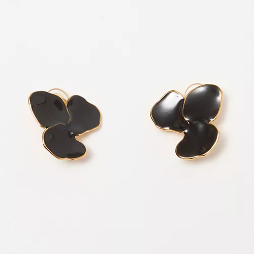 CECILE ET JEANNE×eclatエマイユ ノワール ペタルイヤリング¥30,800