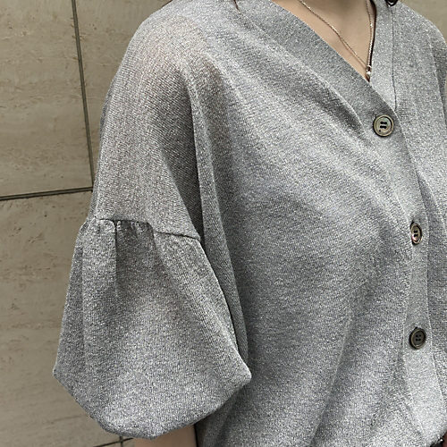E by eclatギャザー袖ラメカーディガン¥17,600