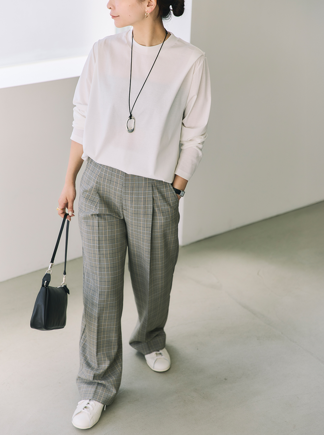 夏の終わりから秋に効く! 大人のための「モノトーン」最新LOOK7