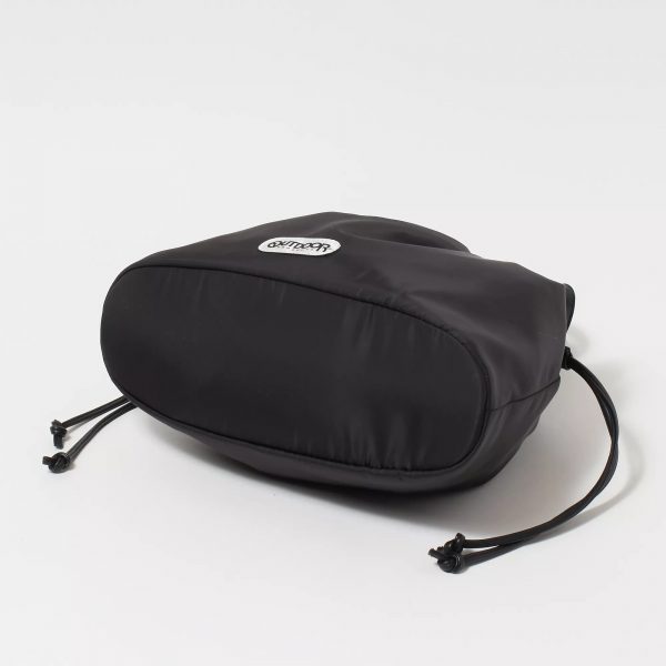 OUTDOOR PRODUCTS【LEEマルシェ20th別注】 チャーム付き マルチWAYショルダーバッグ￥11,550　黒底マチ
