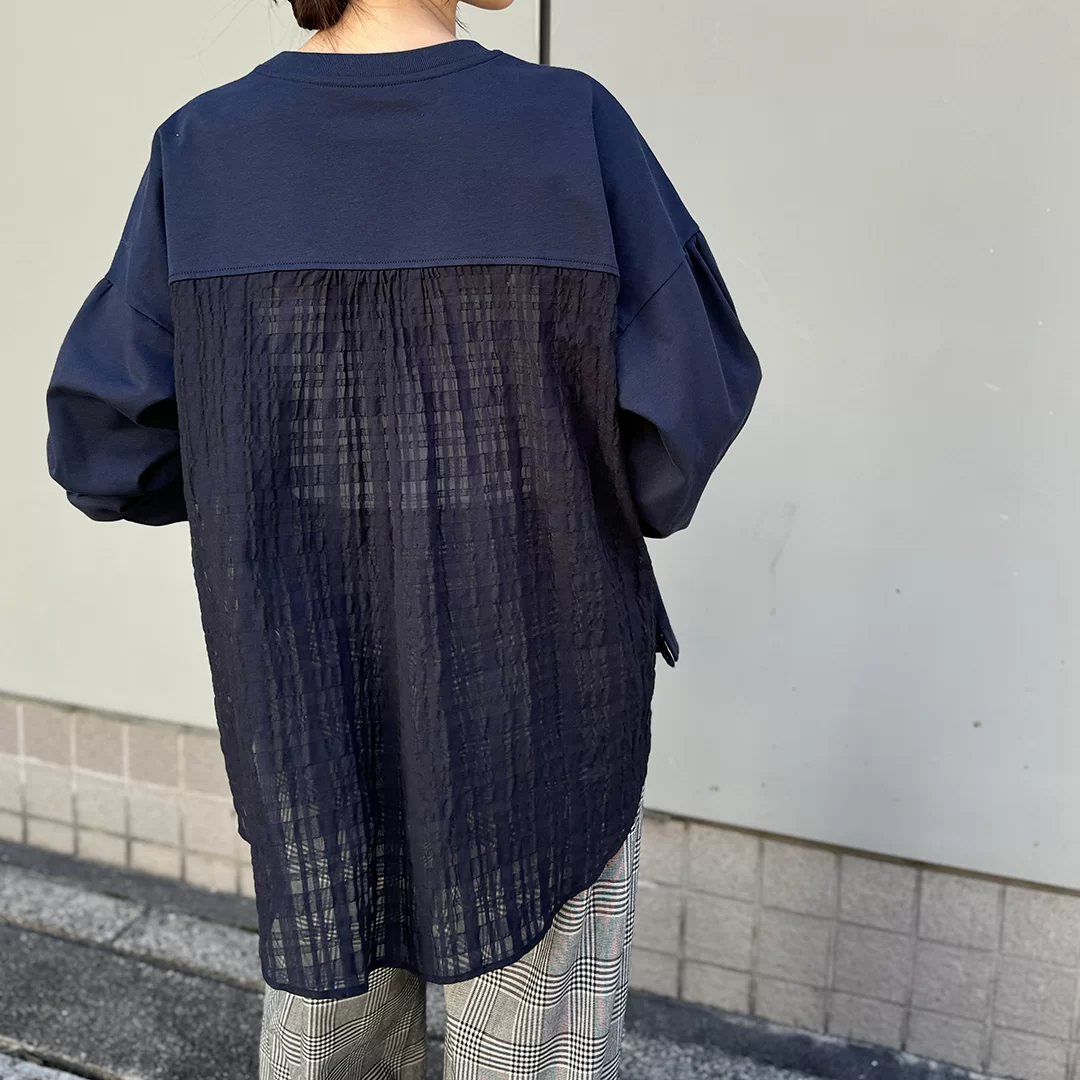 後ろ姿までおしゃれに決まる！大ヒットカットソーの新作登場【40代・50代コーデ】