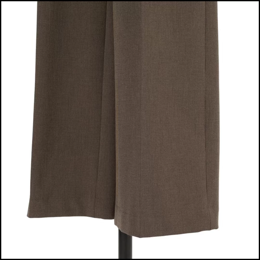 《スタッフ着用レビュー》品よく暖かい、冬の美脚パンツを検証！【M7days・40代ファッション】