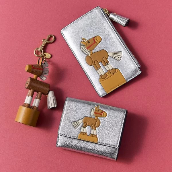 Anya Hindmarch(アニヤ・ハインドマーチ)のホース・チャーム通販